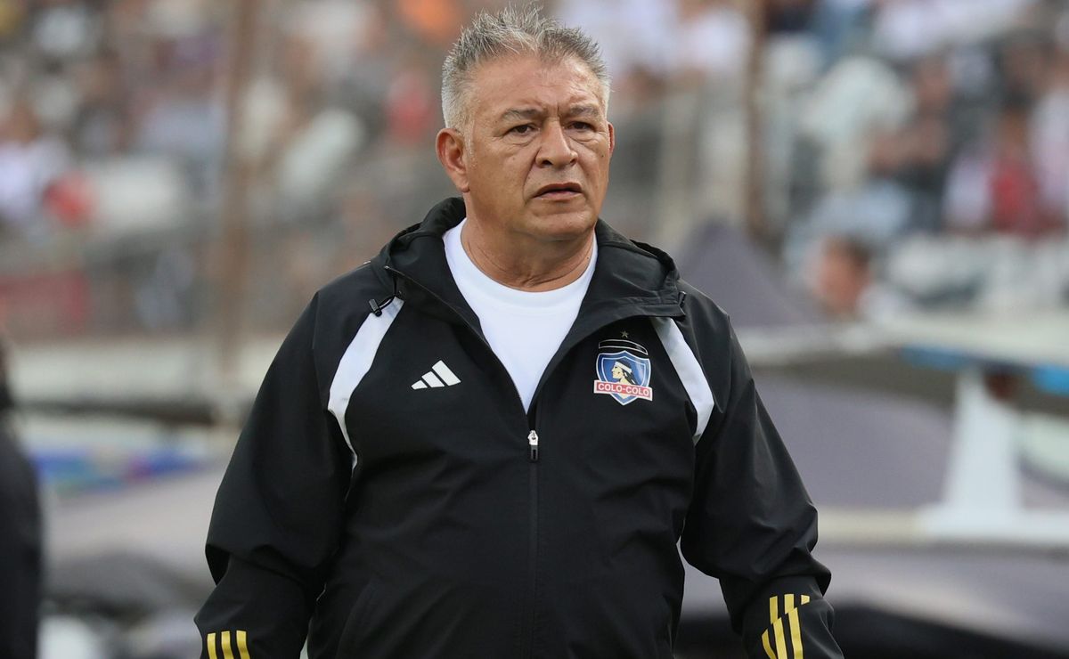 “Vino medio viejo y desahuciado…”: el particular elogio de Claudio Borghi con jugador de la U de Chile