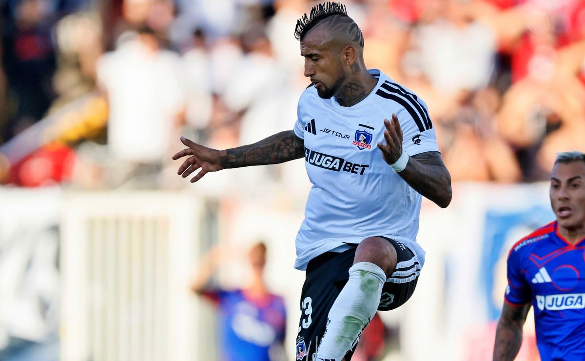 Arturo Vidal sufre desgarro pectoral y es duda en Colo Colo ante Audax Italiano