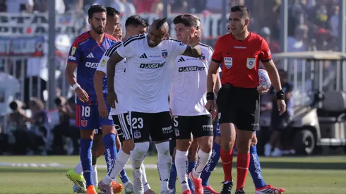 Arturo Vidal fue amonestado a los 4 minutos en el Superclásico.