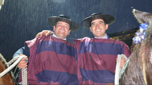 Los jinetes del Criadero Vista Volcán (Asociación Valdivia), en los lomos de Golpe a Golpe y Pata E' Perro