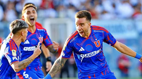 La U sigue festejado la victoria sobre Colo Colo.