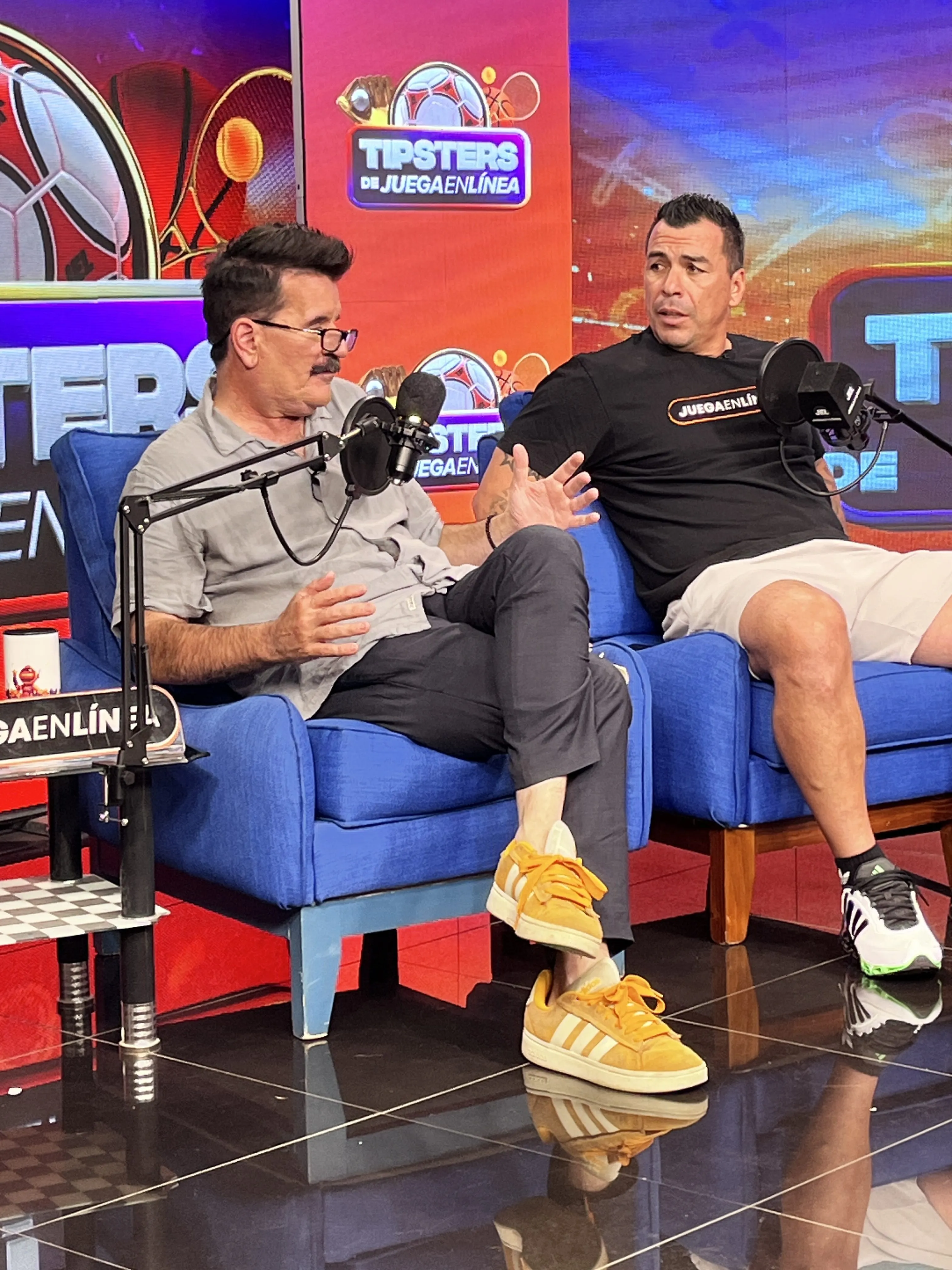 Moulian participa junto a Paredes en el programa Tipsters
