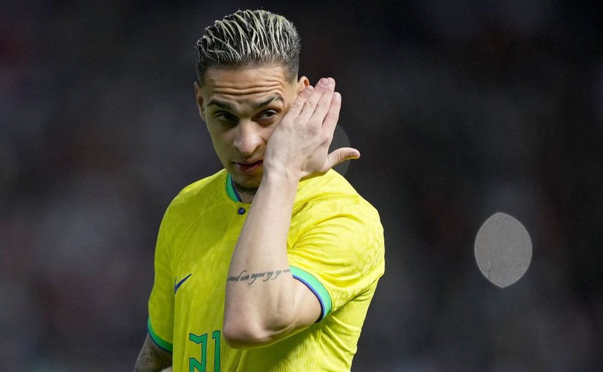 La desgracia Mundial por la que se frota las manos Antony en Brasil