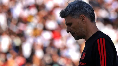 Fernando Ortiz, cuestionado en Colo Colo tras el Superclásico.