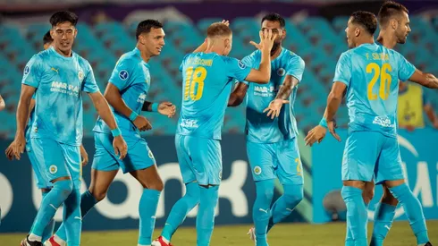 El Montevideo City Torque clasificó en Copa Sudamericana con un ex Colo Colo y un ex U dando que hablar.