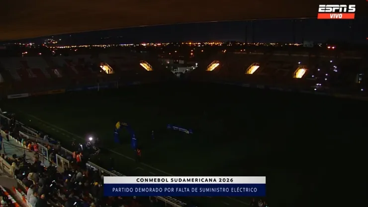 El Estadio Zorros del Desierto de Calama sufrió un corte de luz a minutos del duelo de Cobresal y Audax Italiano.