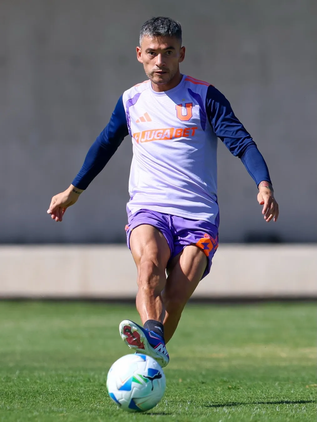 Con Charles Aránguiz a la cabeza, la U entrenó penales para la llave con Palestino en Copa Sudamericana. Foto: U. de Chile