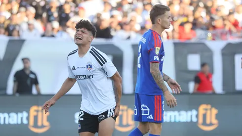 Claudio Aquino salió lesionado en la derrota de Colo Colo en el Superclásico con la U.