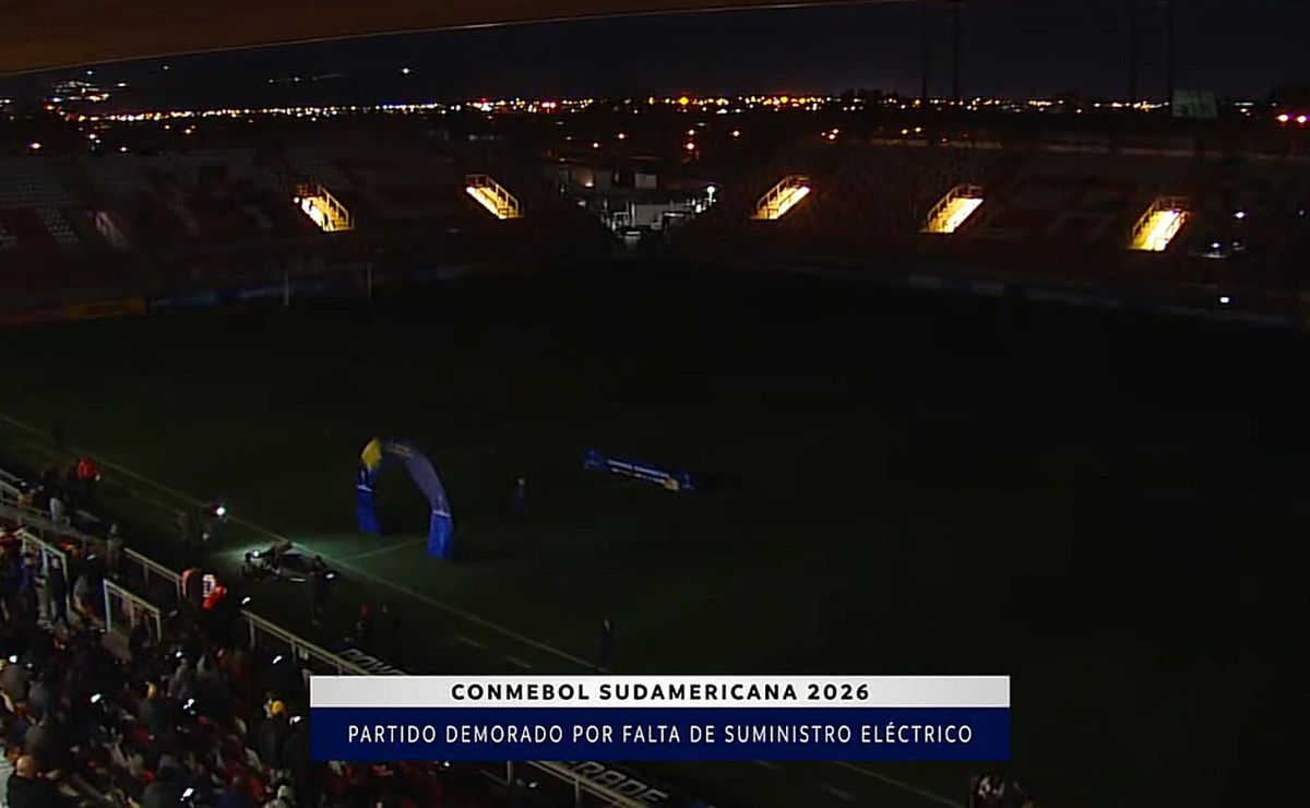 Alcalde de Calama y bullado apagón en el estadio Zorros del Desierto: “Nunca habíamos…”