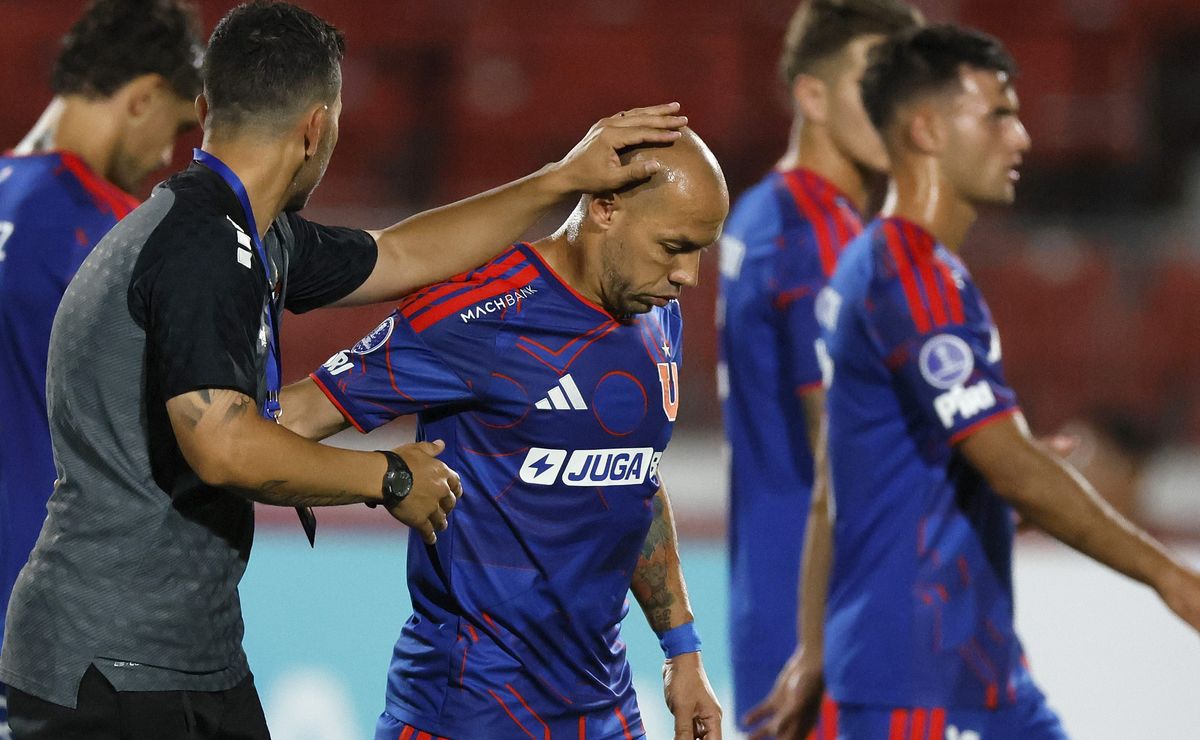 Cristián Caamaño carga con el gran responsable de la eliminación de la U en Copa Sudamericana