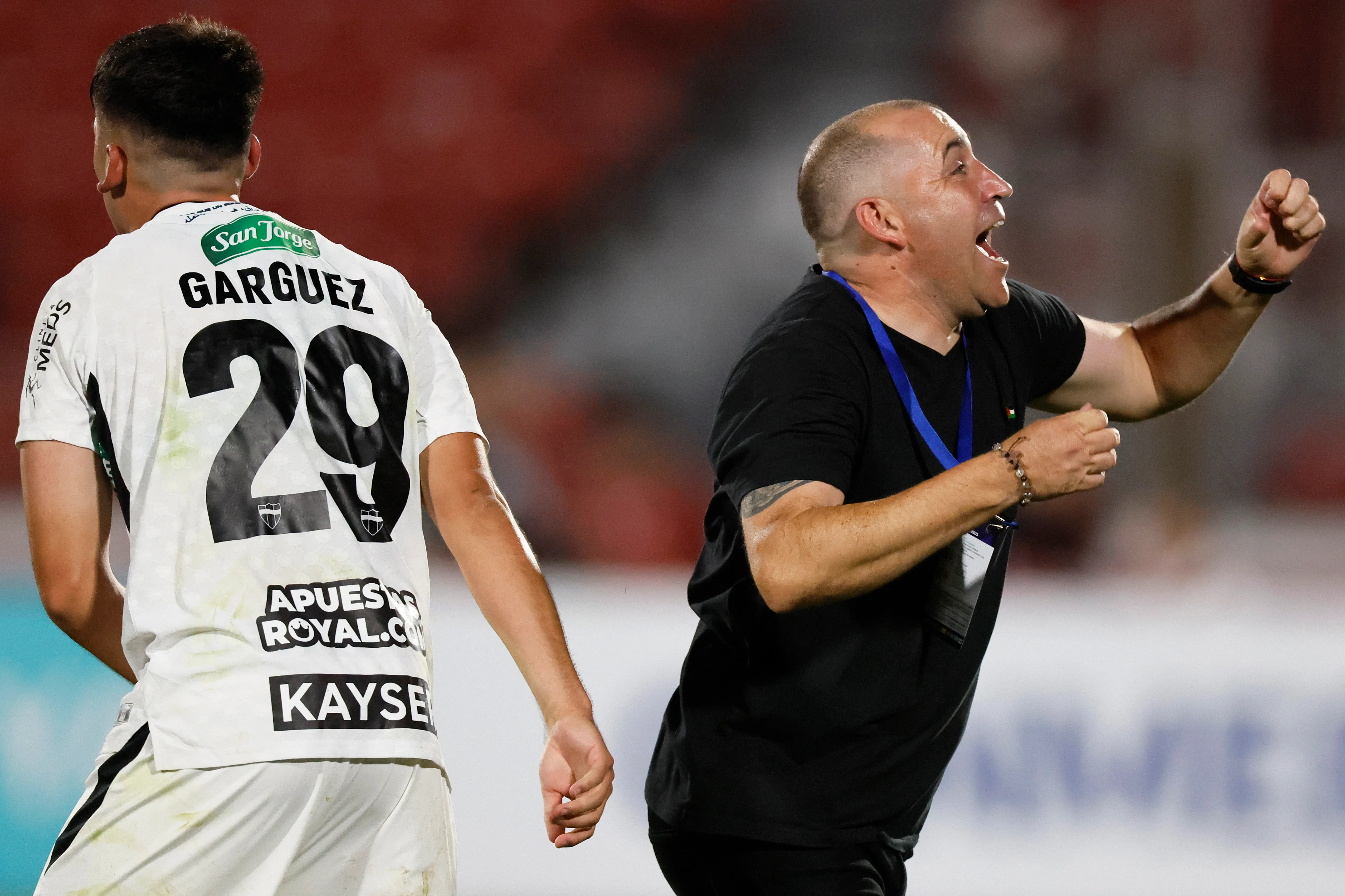 La Nona Muñoz celebra junto a Palestino. (Andres Pina/Photosport).