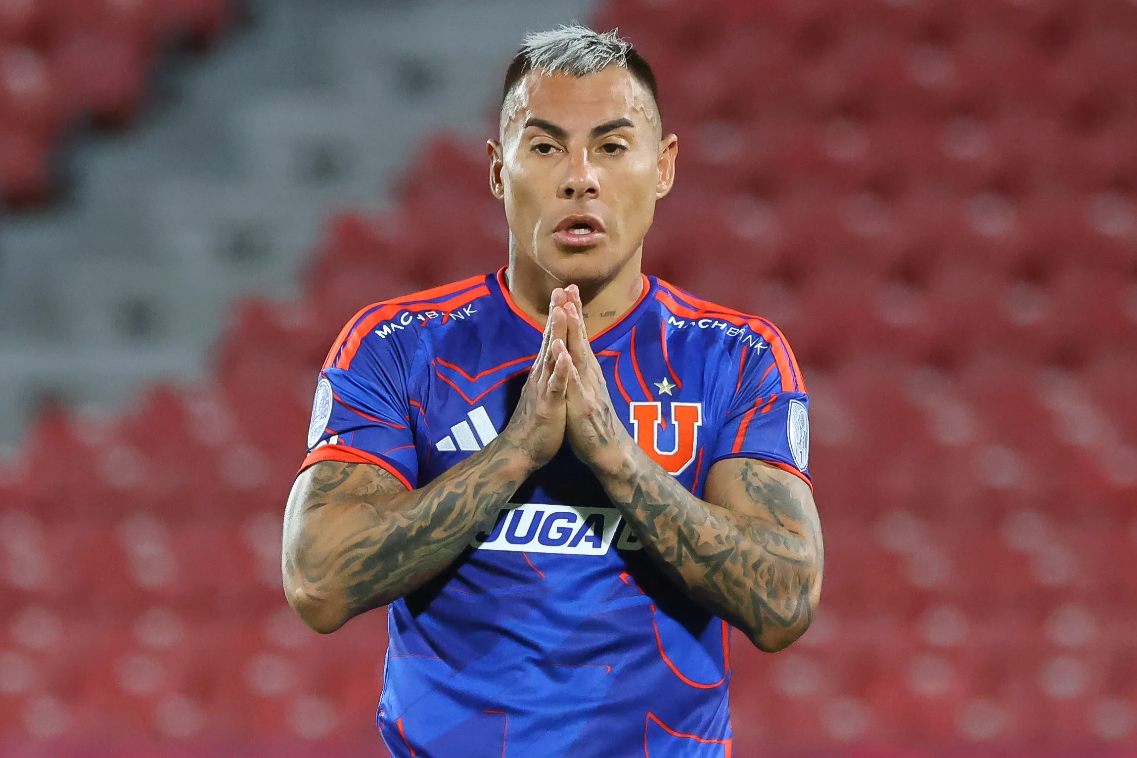 Eduardo Vargas podría ser el único delantero disponible para Universidad de Chile.(Foto: Jonnathan Oyarzun/Photosport)