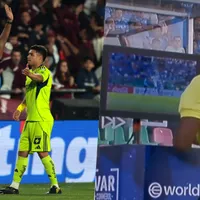 Árbitro odiado en la U hace revisión de VAR más rápida de la historia