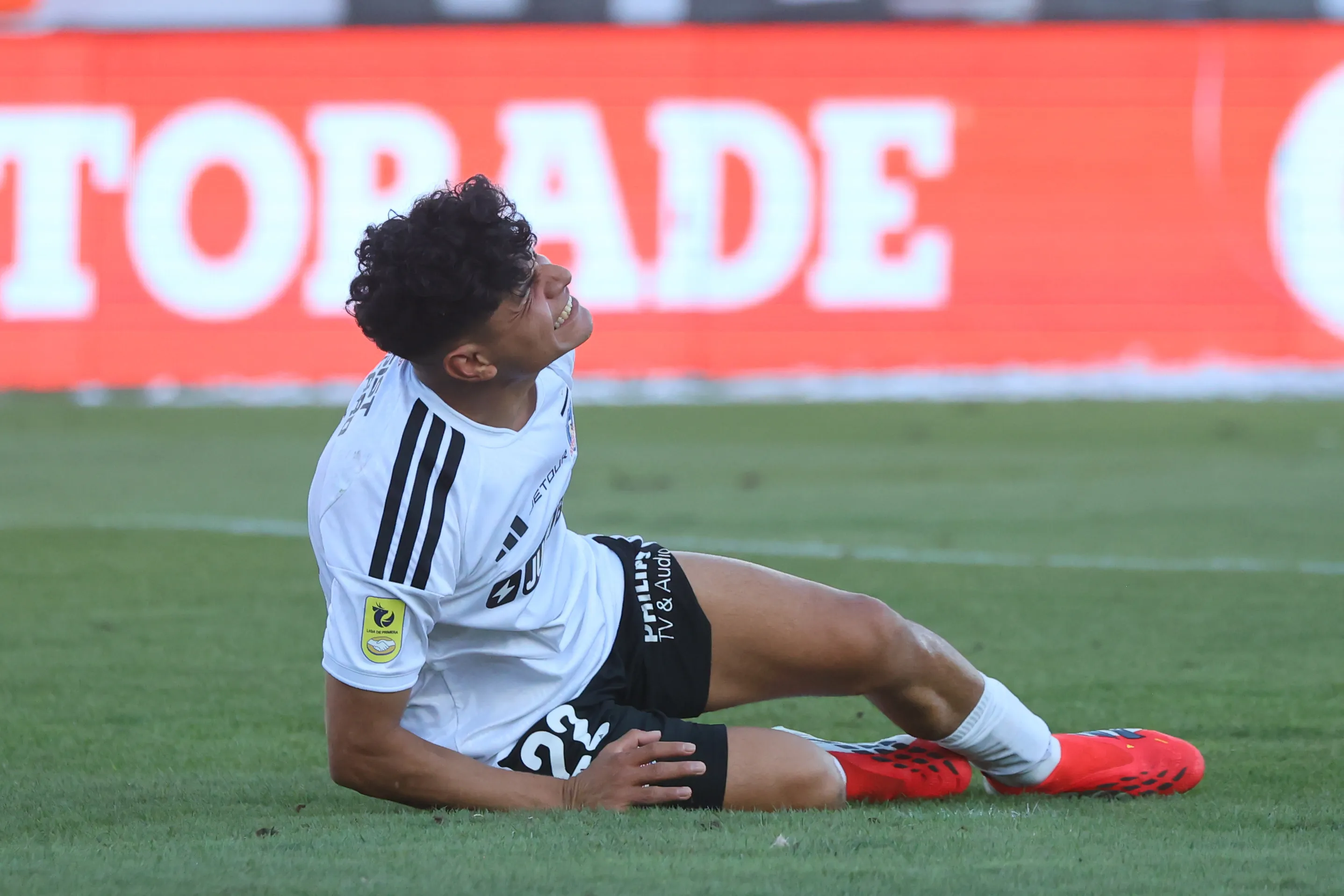 Claudio Aquino se lesionó en el Superclásico. Foto: Jonnathan Oyarzun/Photosport