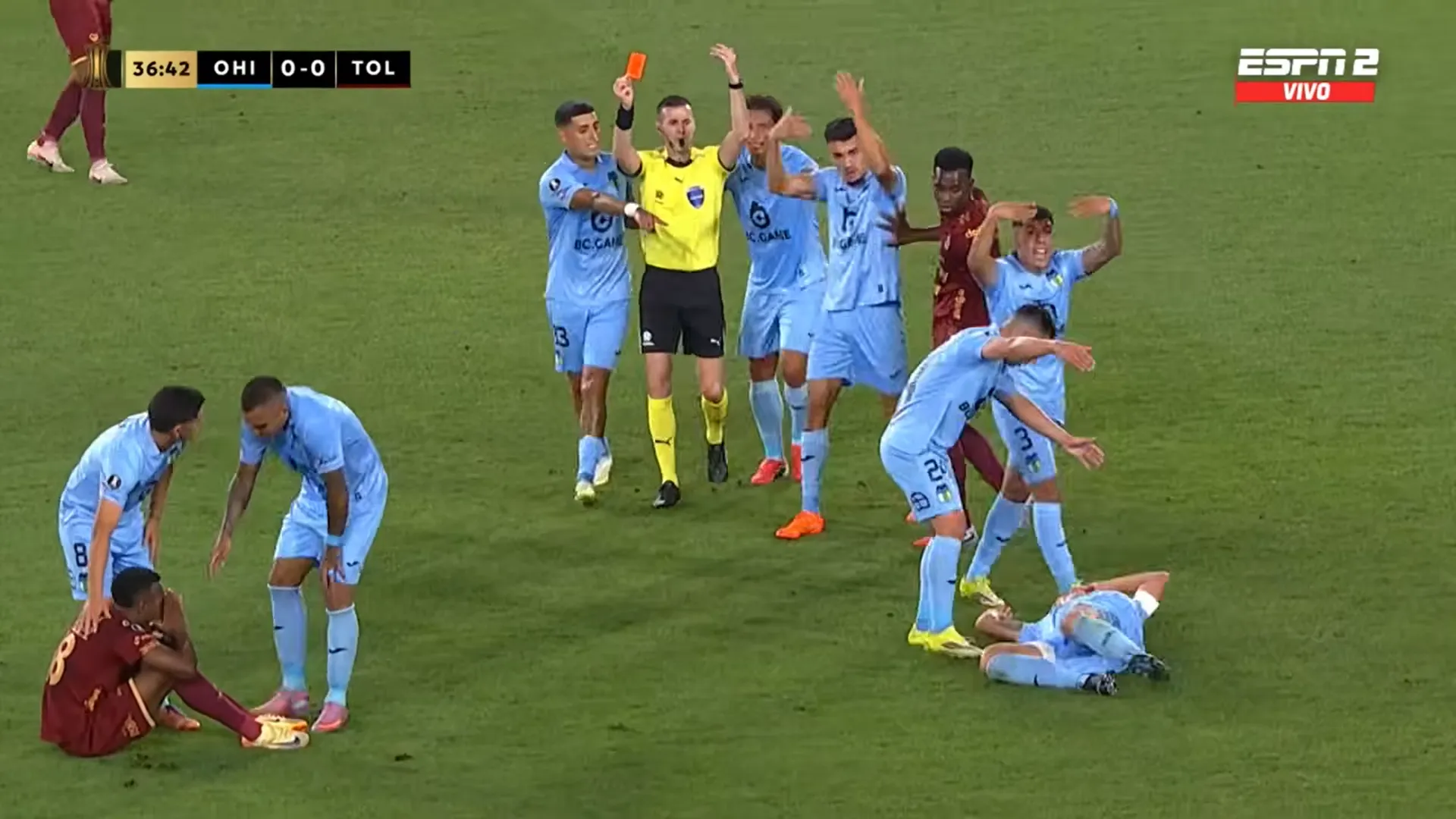 La preocupación por Alan Robledo en el triunfo del Capo de Provincia. (Captura ESPN).