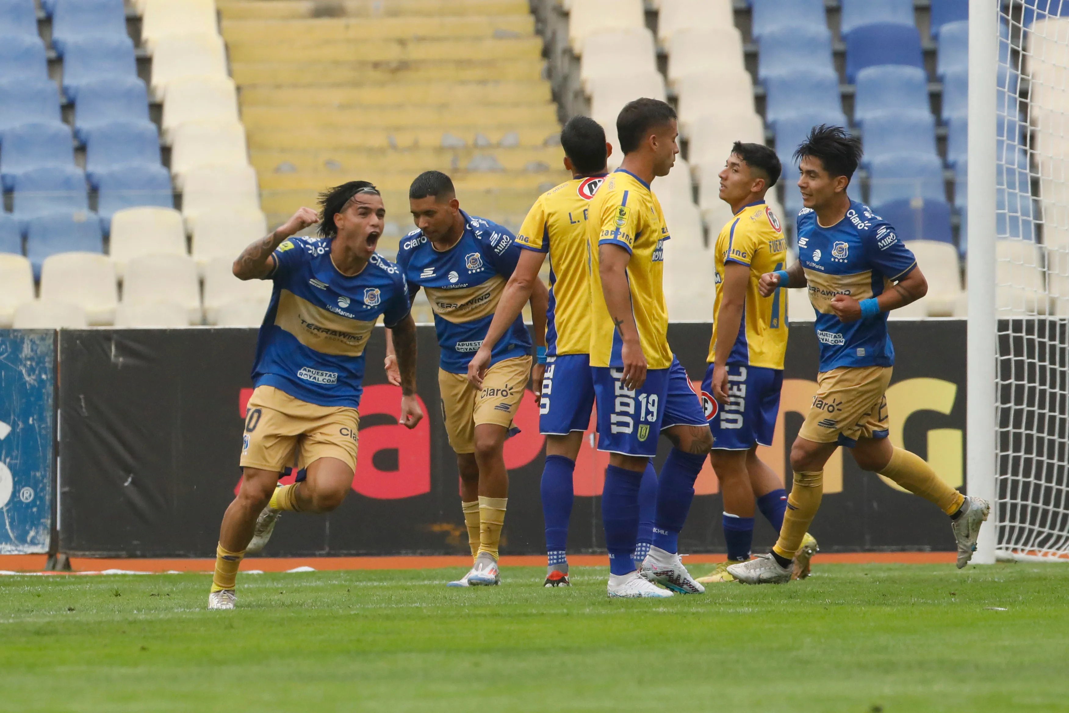 Everton y su triunfo en el sur. /Photosport