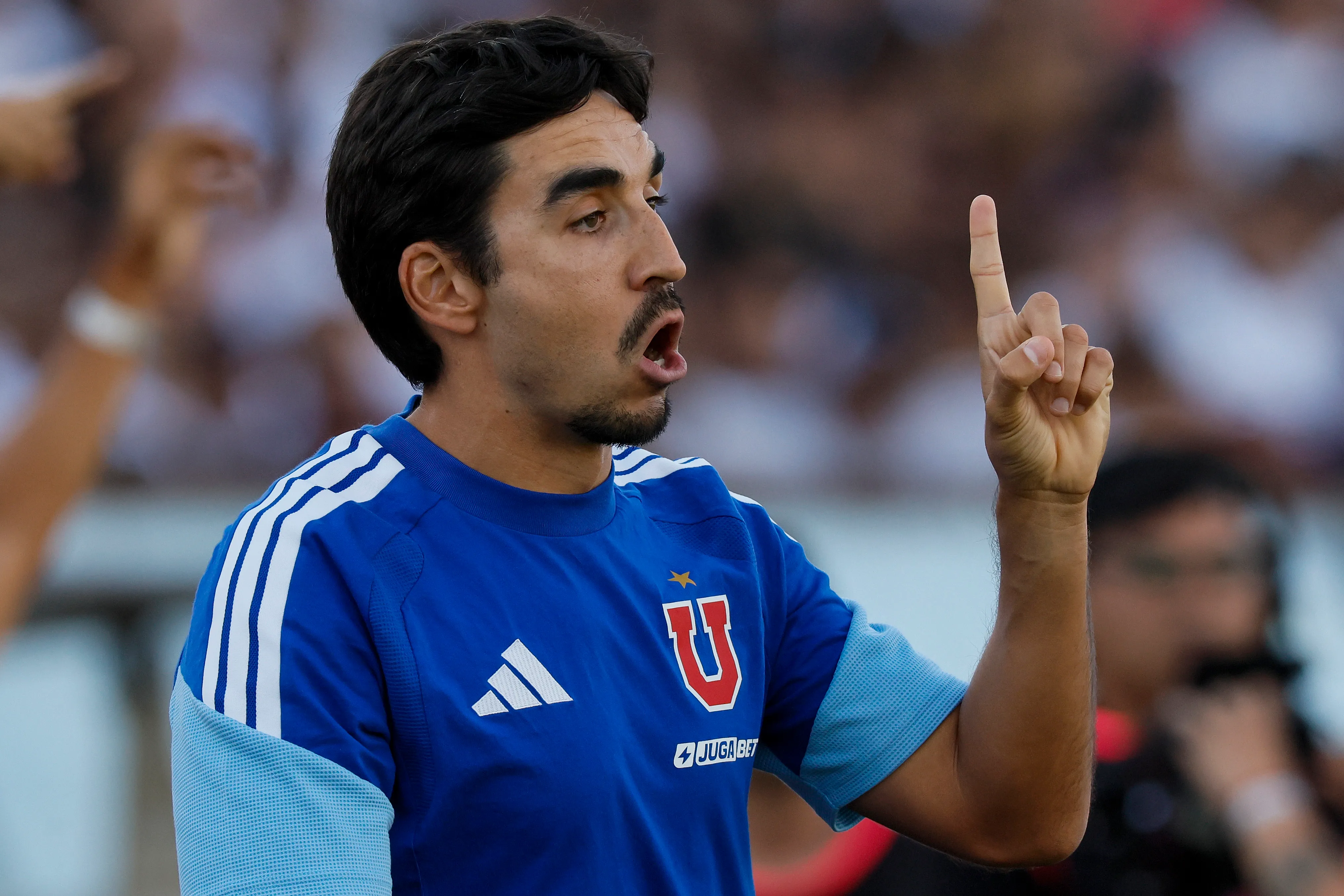 Meneghini al mando de Universidad de Chile ha dirigido seis partidos con una victoria, tres empates y dos derrotas. | Foto: Photopsort.