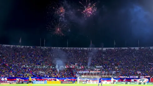 La U aplica derecho de admisión a más hinchas por incidentes contra Limache.