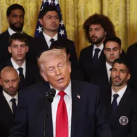 "Surrealista": La foto de Falcón con Trump que se tomó las redes