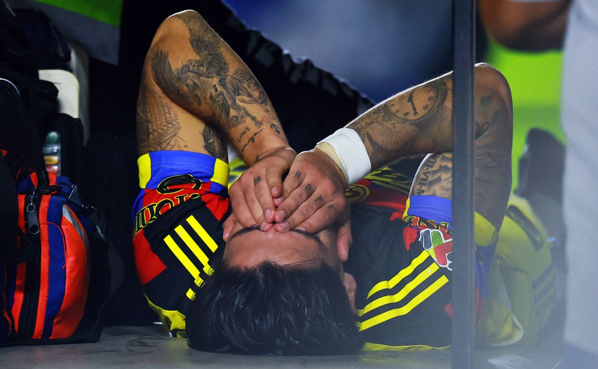 América confirma grave lesión de Víctor Dávila y adelantan largo plazo de recuperación