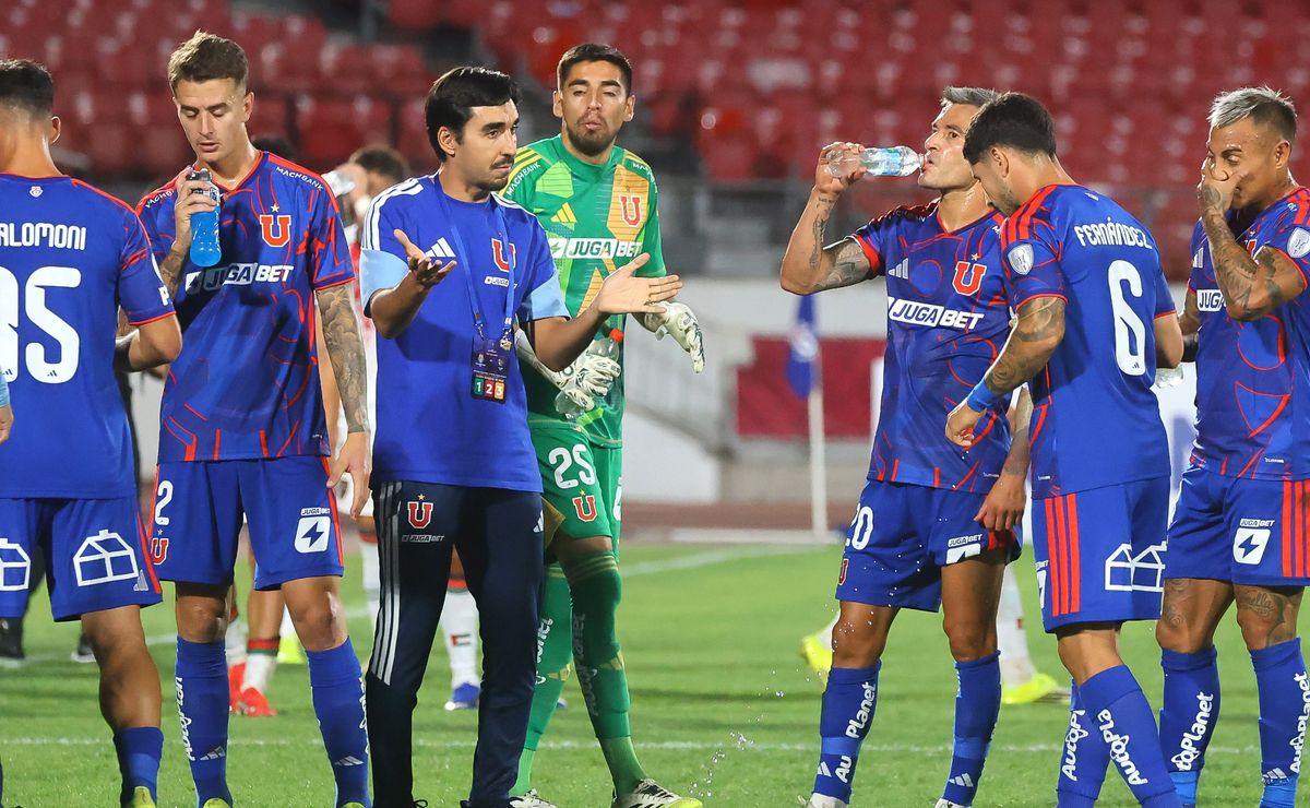 “Ven un relajo”: la preocupación en U. de Chile por el nivel de Fabián Hormazábal