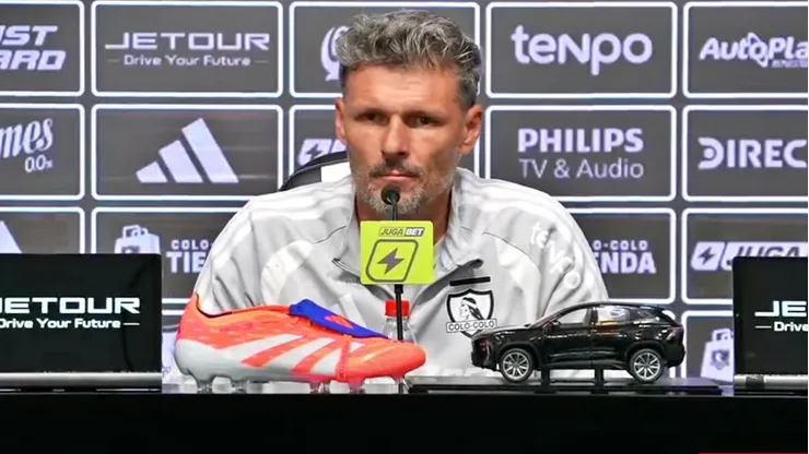 El enojo de Fernando Ortiz en conferencia de prensa en Colo Colo.