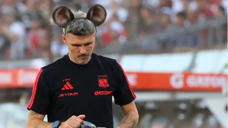 Fernando Ortiz es criticado por defensivo en Colo Colo.