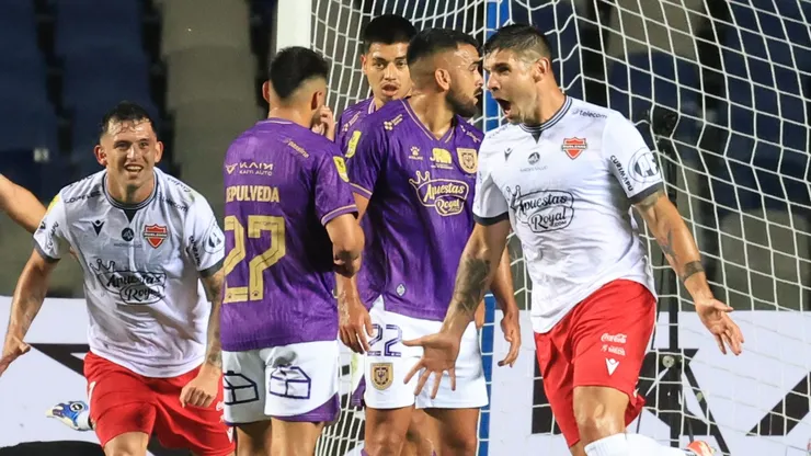 Ñublense amargó a Concepción y se subió a la cima de la tabla.
