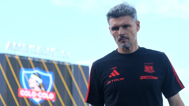 Fernando Ortiz tomó polémica decisión en Colo Colo.