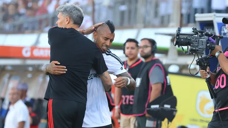 Arturo Vidal volverá a ser el último hombre en Colo Colo.