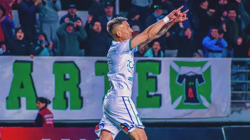 Poco a poco recupera terreno el delantero.
