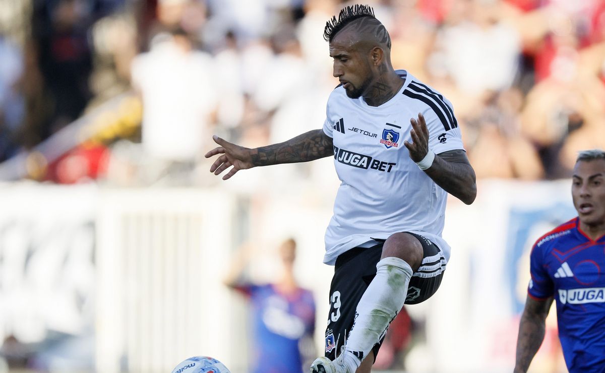 Confirmado el experimento: Fernando Ortiz ratifica la formación ultradefensiva de Colo Colo ante Audax