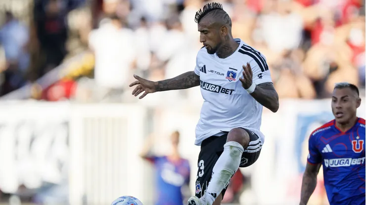 Arturo Vidal es titular en Colo Colo.