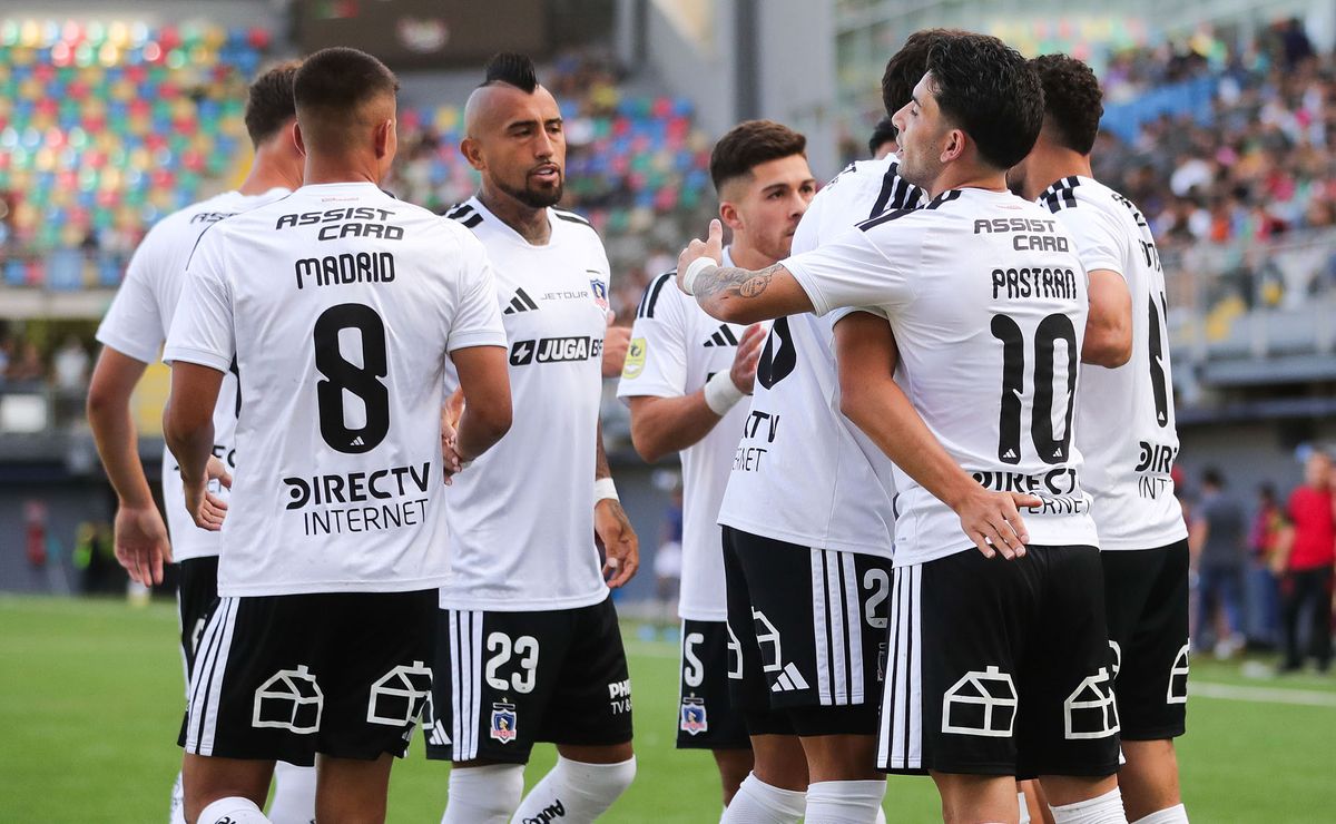 Barticciotto y especiales elogios en Colo Colo: flores para dos silenciosos del Cacique