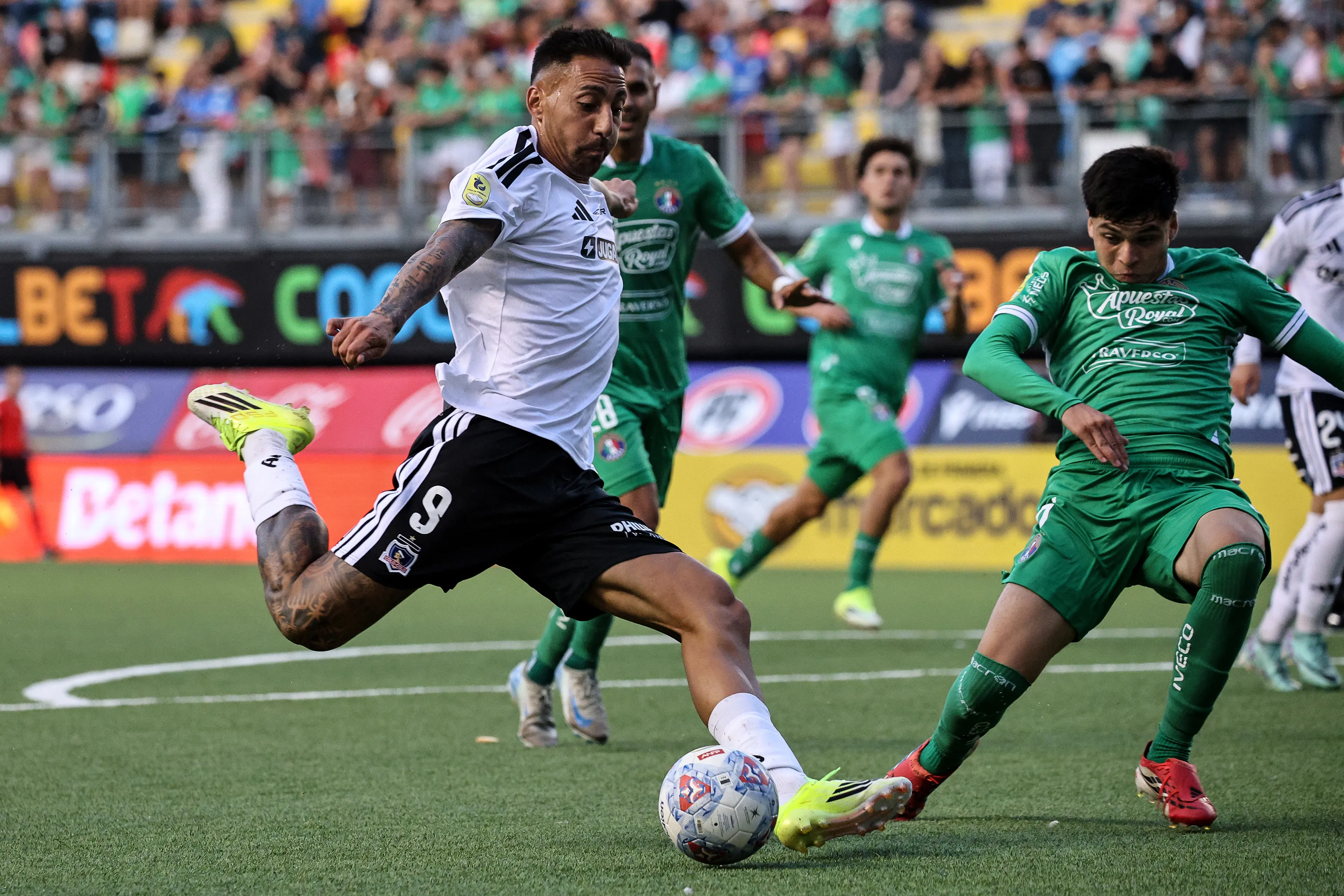 Javier Correa no pudo marcar ante Audax. Foto: Diego Martin/Photosport