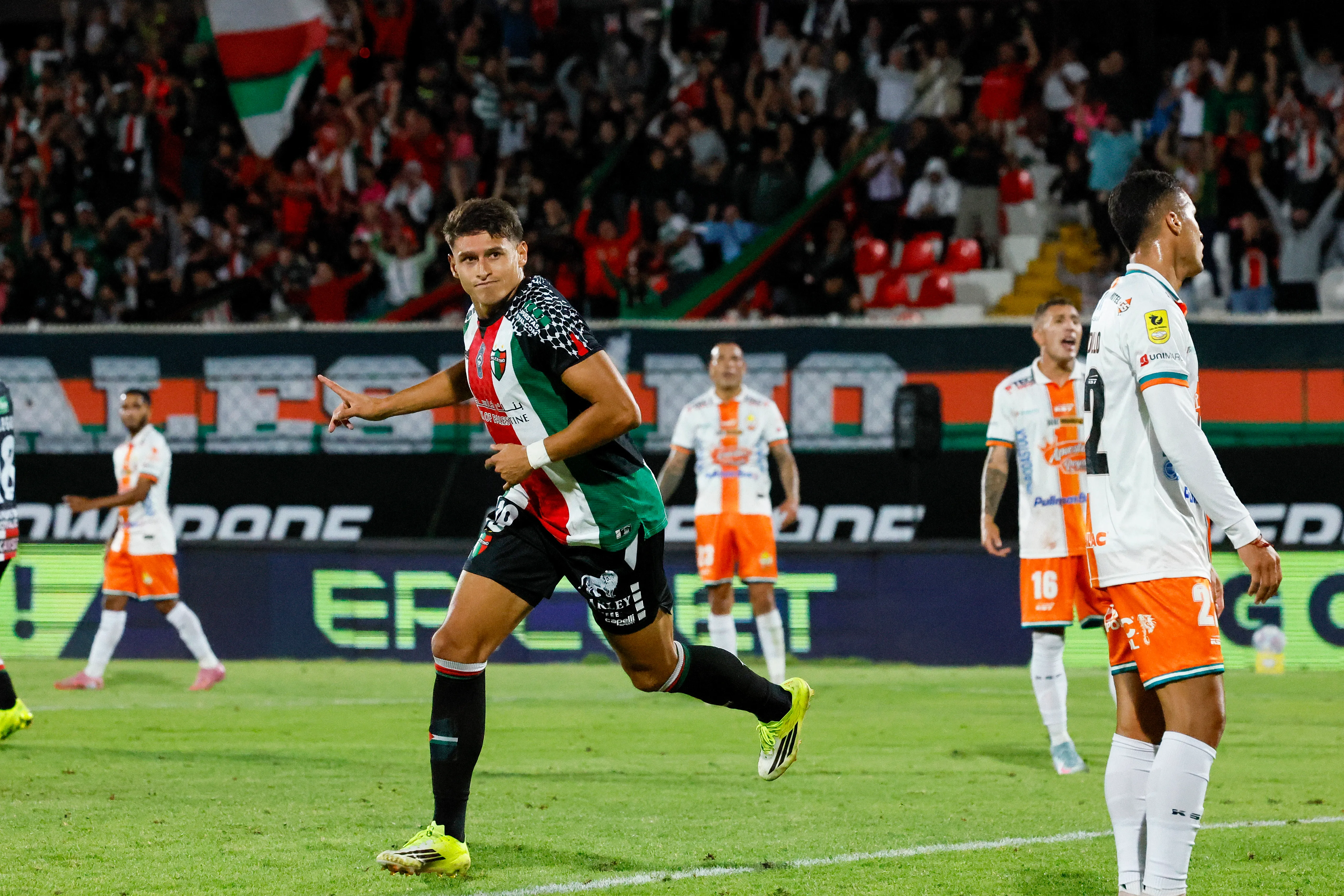 Da Silva también se metió en la tabla de goleadores con 4 goles