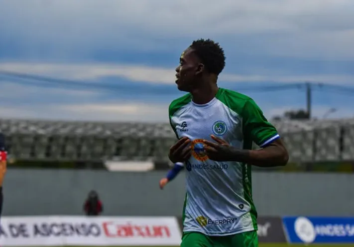 Manley Clerveaux ha tenido un gran arranque en Deportes Puerto Montt. (Foto: Adictos por el Fútbol).