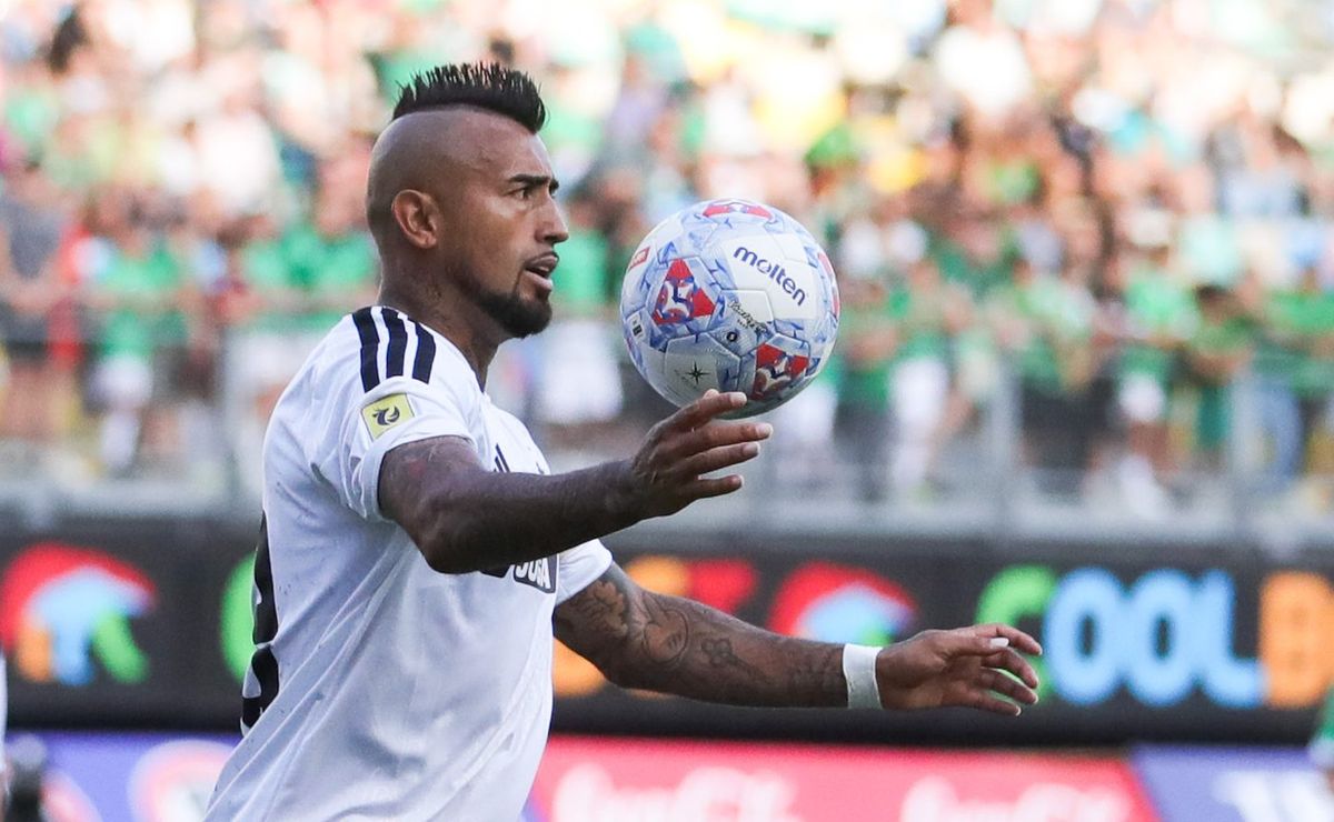 “Fue su estandarte”: Solabarrieta se rinde ante el gran nivel de Arturo Vidal en Colo Colo