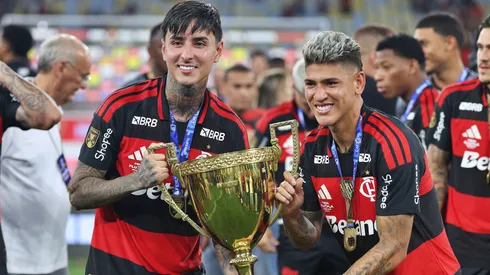 Erick Pulgar ganó el 10° título de su carrera con Flamengo.