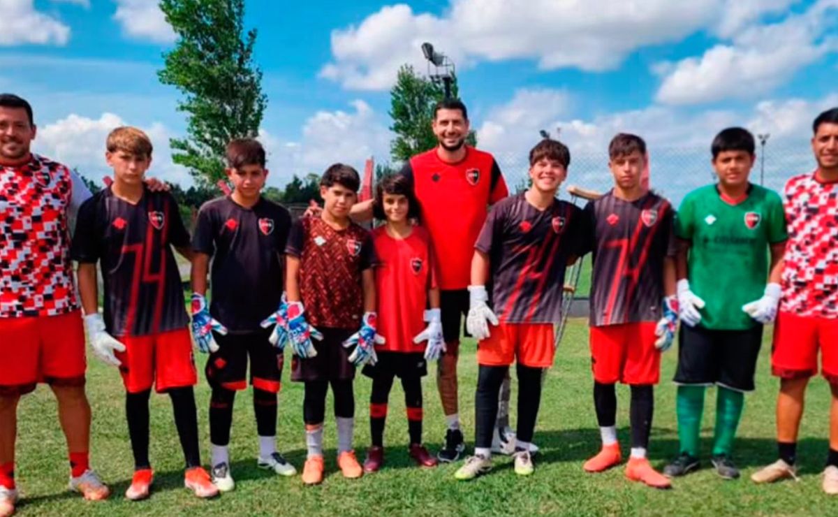 Fue el reemplazo de Claudio Bravo, Sonó en Colo Colo y la U, y ahora sorprende con noble gesto