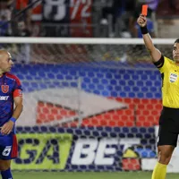 ¿Era para roja? La jugada de Díaz que provocó la furia en la U