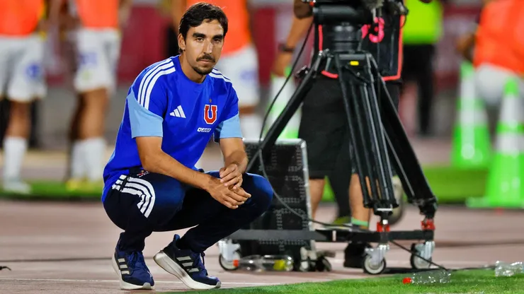 Francisco Meneghini responde a pedido de salida de los hinchas de la U.