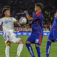 Hizo una mano, no cobraron penal para la U y se excusó: "Por algo..."