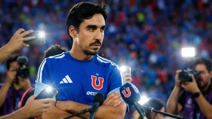 Francisco Meneghini se fue de la cancha del Nacional muy reprobado por los hinchas.