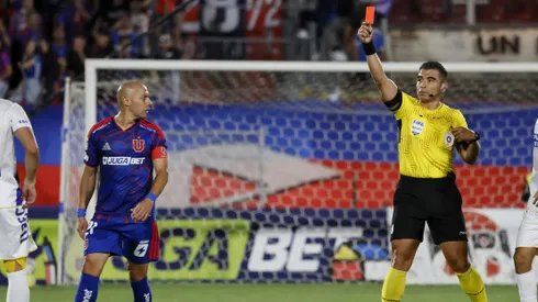 José Cabero es criticado por su arbitraje.
