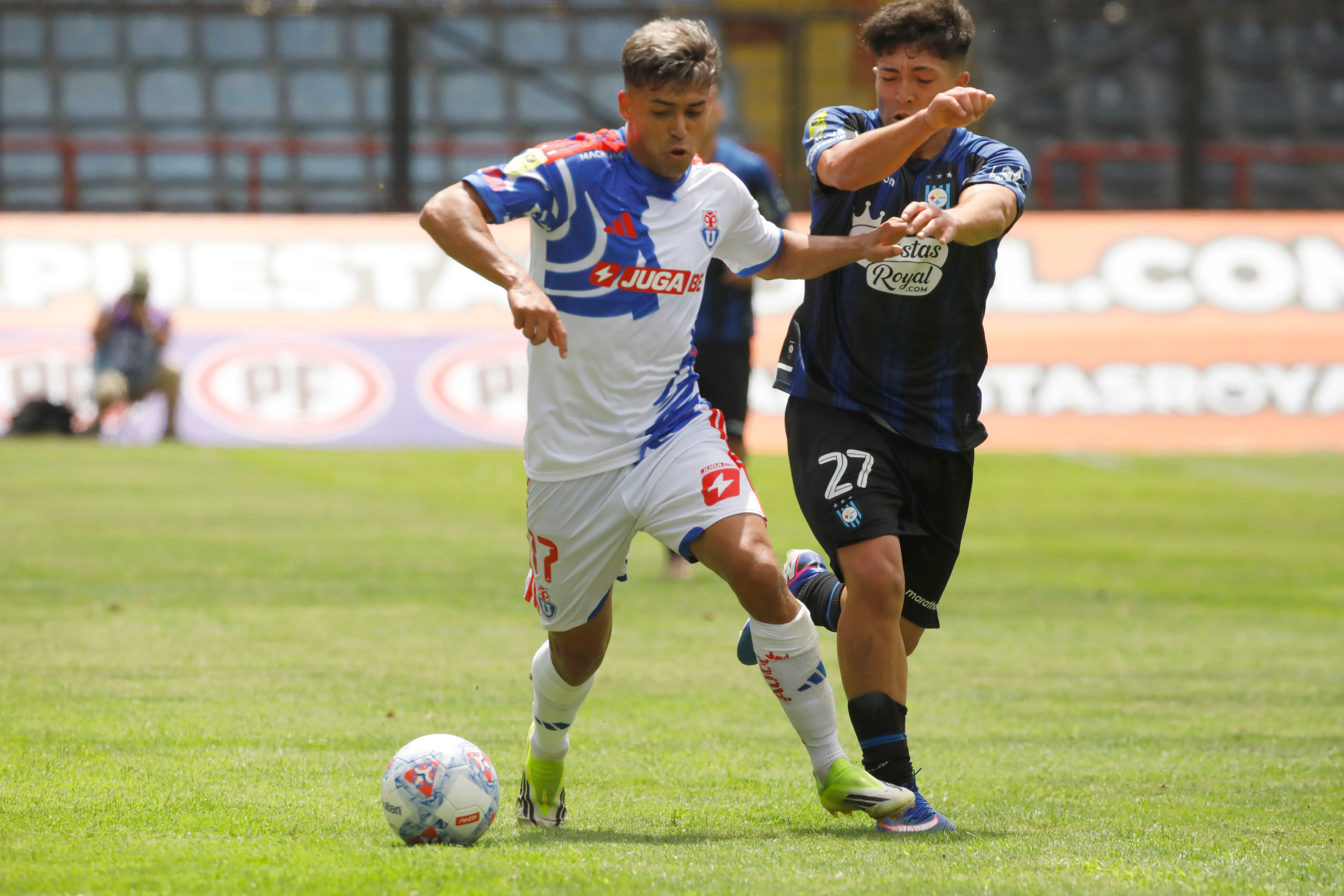 Fabián Hormazábal en acción ante Huachipato por la Liga de Primera 2026. (Eduardo Fortes/Photosport).