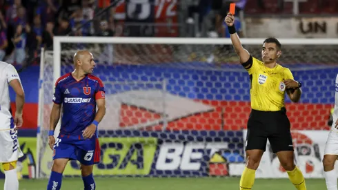 Hacen pebre a Marcelo Díaz por regalar la expulsión