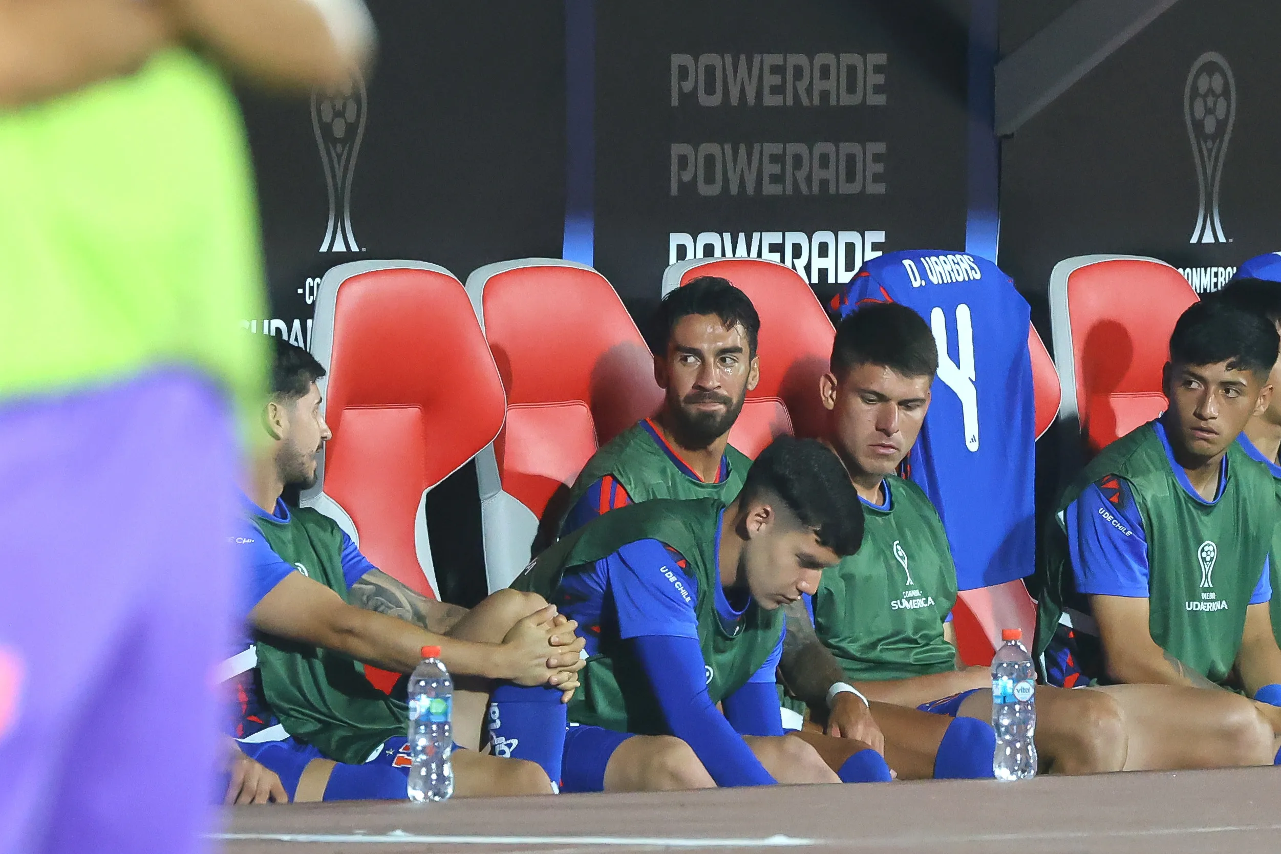 Juan Martín Lucero tras sufrir una lesión muscular frente a Palestino en la Sudamericana. (Jonnathan Oyarzun/Photosport).