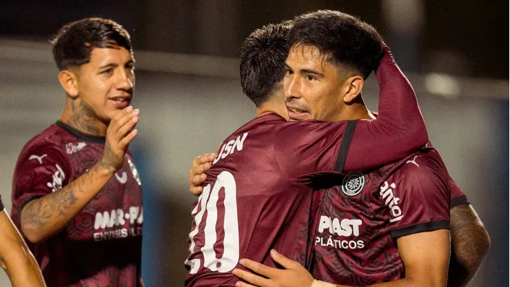 Salomón Rodríguez pasa por un gran momento en Uruguay.