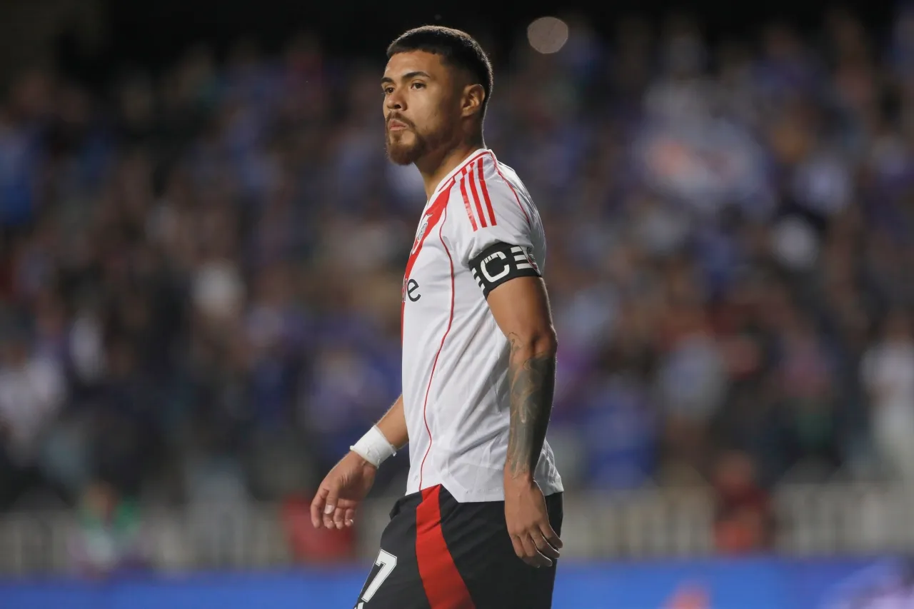 Paulo Díaz, de capitán a borrado en River Plate (Photosport)
